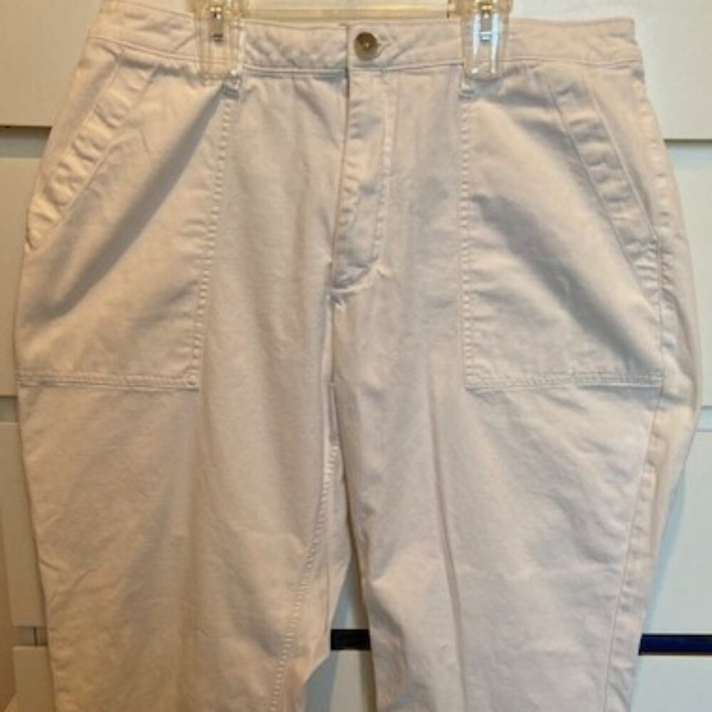 Woman's cropped cargo pants; size 14, off white